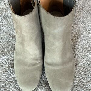 Vionic Women's Taupe Ankle Booties